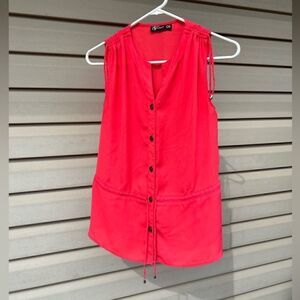 Sarah Bustani Fashion Designer from Mexico. Coral sleeveless lightweight top. S